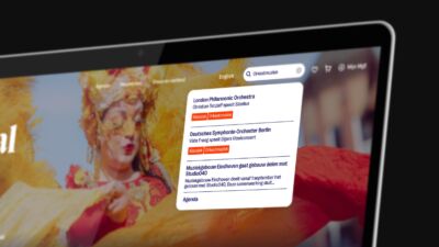 Laptopscherm met daarop een voorbeeld van de zoekfunctie van Algolia