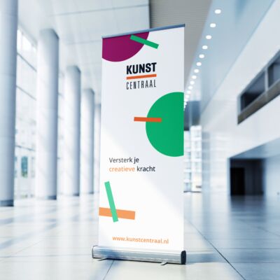 Grote banner met de nieuwe branding van Kunst Centraal