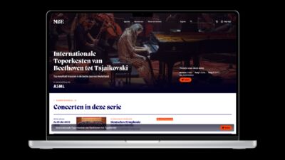 Laptop met een pagina met een muziekserie van Muziekgebouw Eindhoven op het scherm