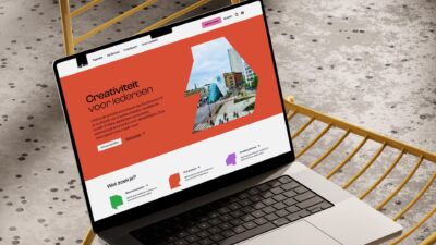 Een laptop met de website van CKE.